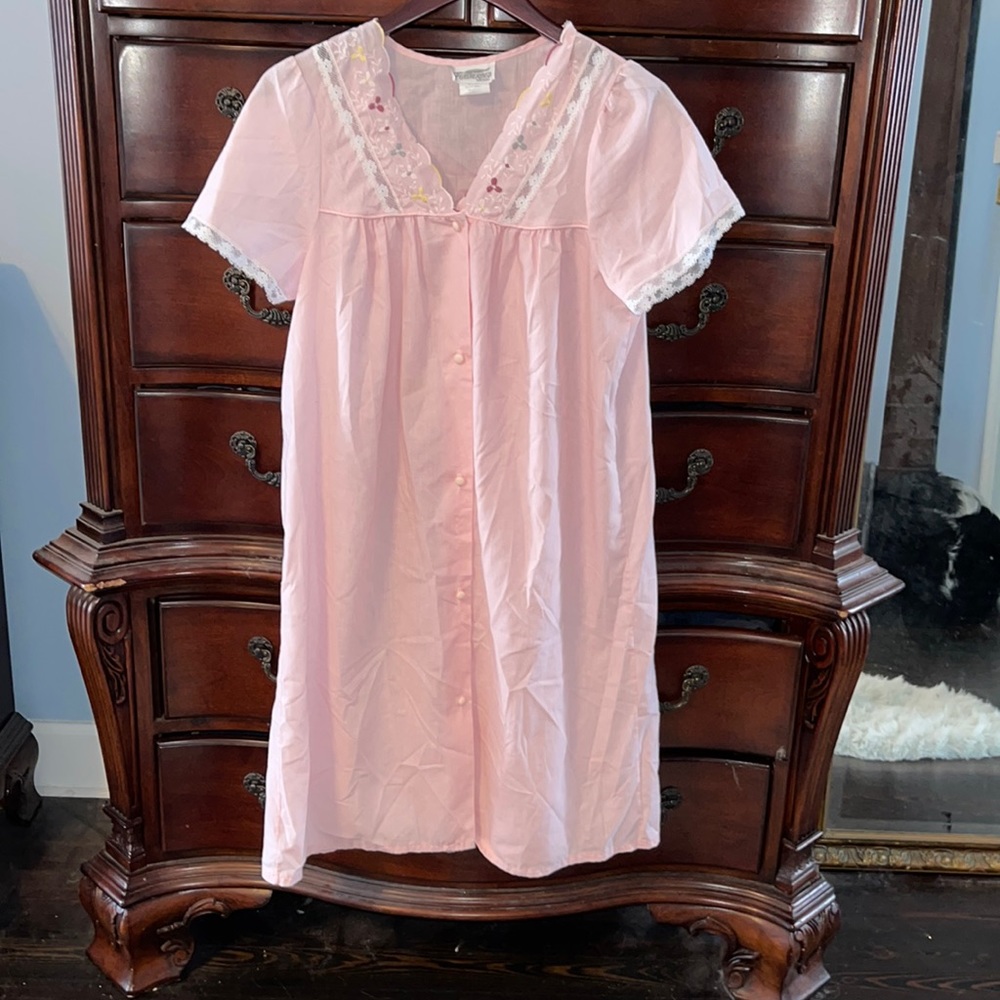 Featherbed- New York vintage pastel pink button down nightgown L